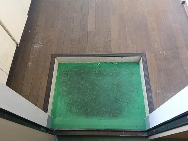 石田コーポの玄関