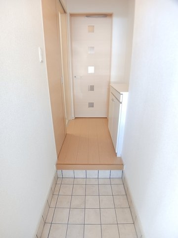 フォークローバーの玄関