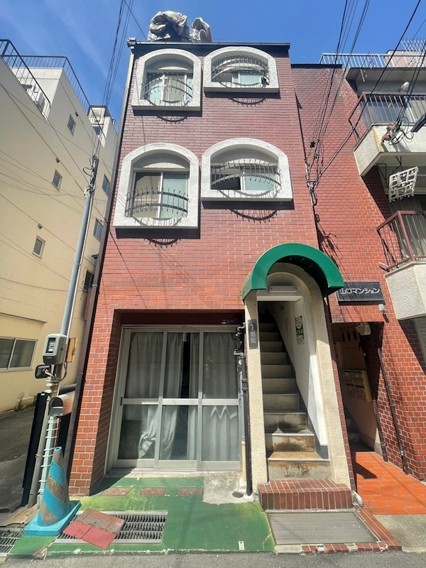湊町七番館の外観
