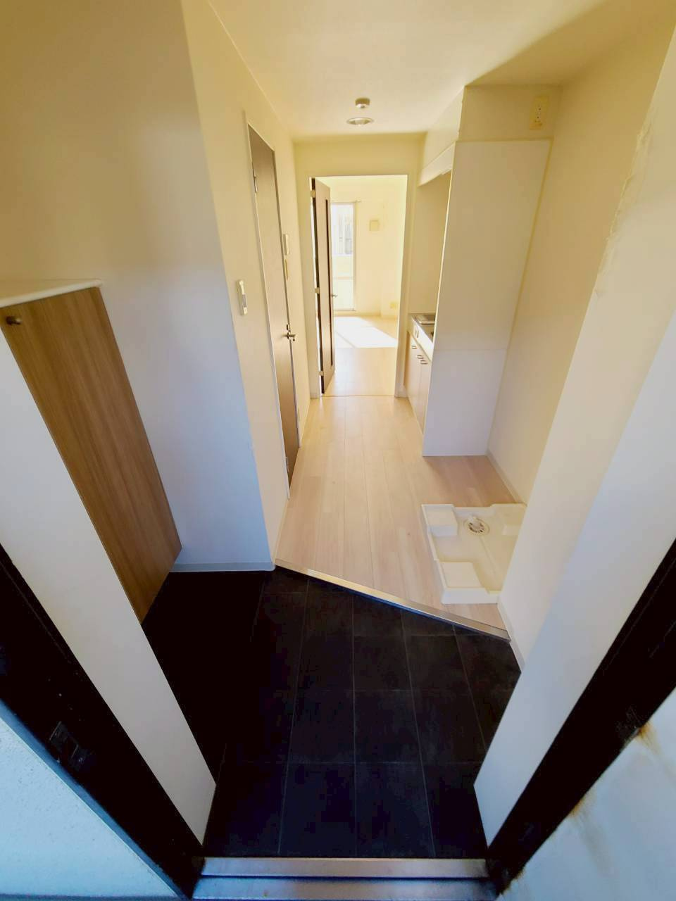 ONE ROOF FLAT NISHINOMIYAの玄関