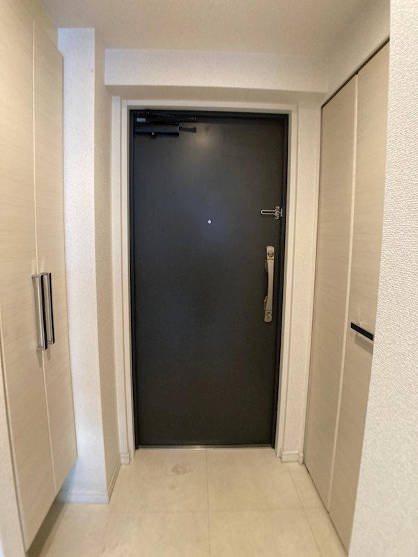 エスライズ御堂筋本町の玄関