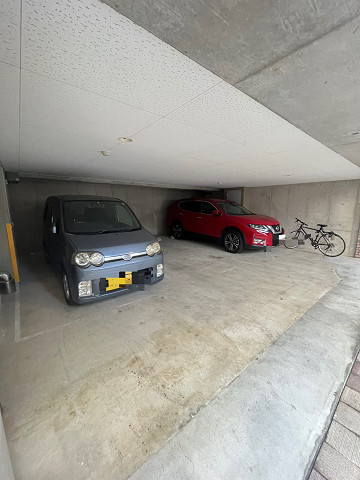 ベルエアー江上の駐車場