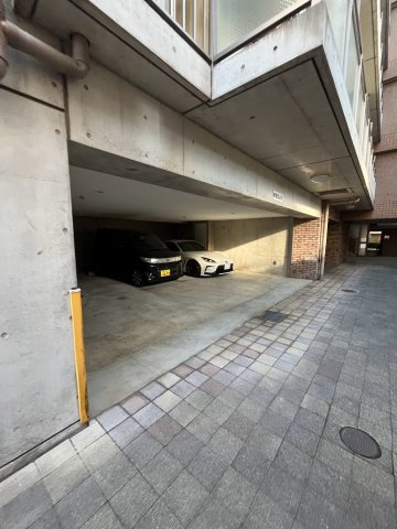 ベルエアー江上の駐車場