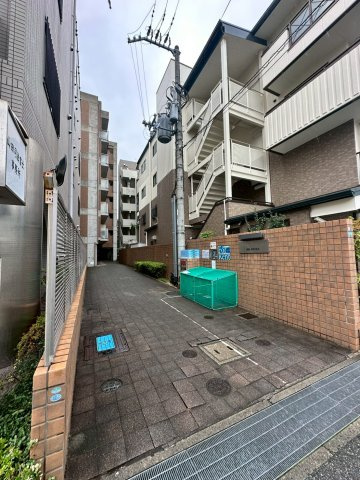 ベルエアー江上の駐車場