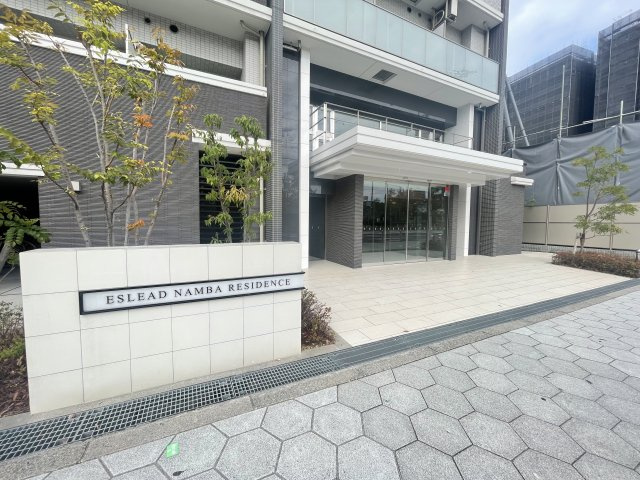 エスリード難波レジデンスのエントランス