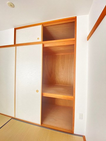 UR浜甲子園さくら街　10号棟の収納