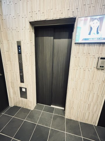 Alivis神戸駅前のロビー