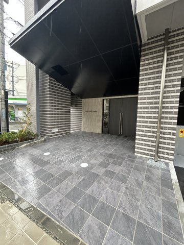 Alivis神戸駅前のエントランス