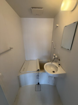 【浴室】 | エクセレントK | 退去前につき別のお部屋の写真です