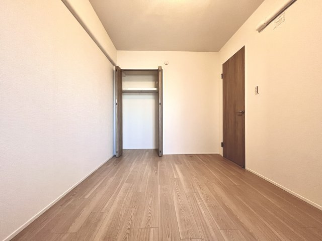 守口ハイライフA棟の洋室|ゆったりした洋室です