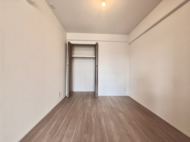 守口ハイライフA棟の洋室|個人の部屋や寝室として使える洋室です