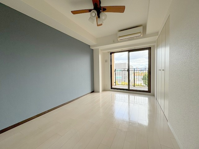 Luxe新大阪SOUTHの洋室