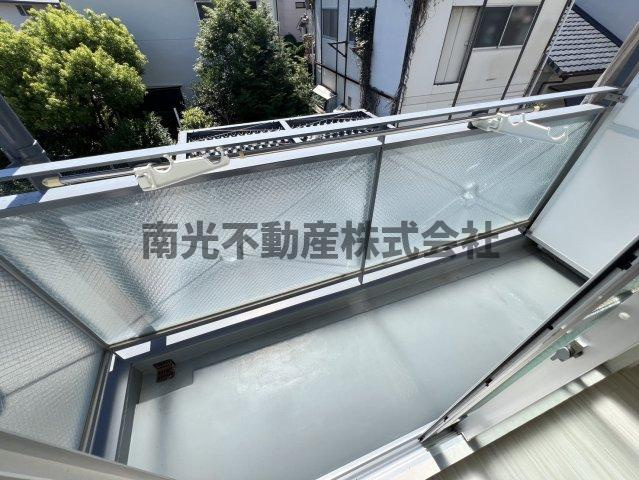 バーズ・ハウスのバルコニー