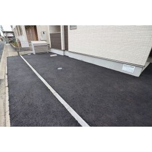 REGALEST SKY 志賀本通の駐車場