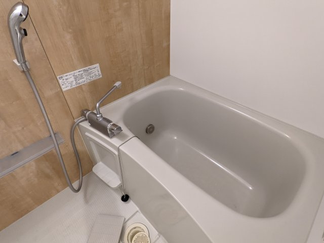 アレーロ高円寺の浴室|ゆったり過ごせるお風呂です