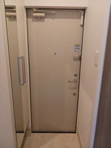 メゾン　アイティ　クイーンの玄関|ゆったりとした玄関です