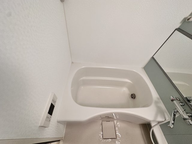町田市鶴川１丁目のアパートの浴室