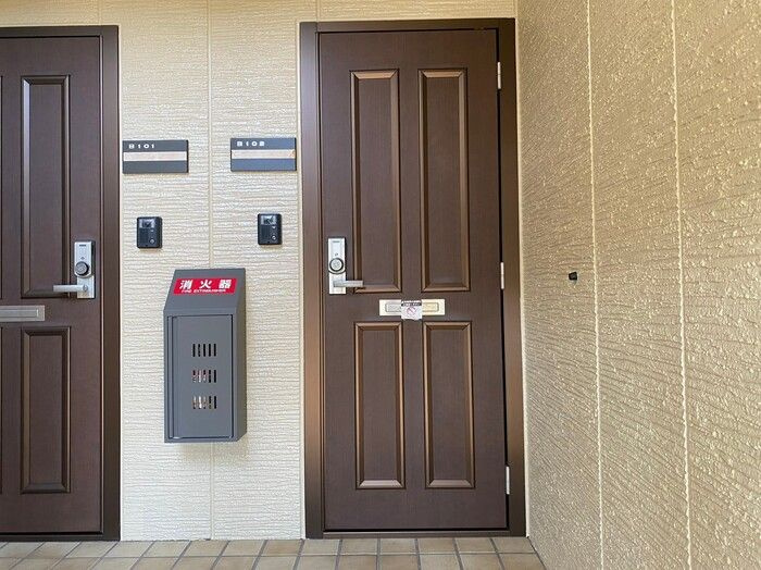ラヴィアンローズ　B棟の玄関