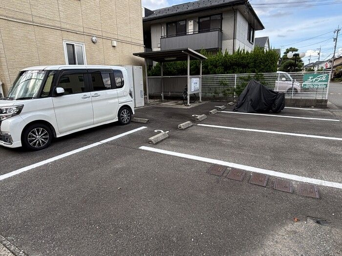 サザン・イーストの駐車場
