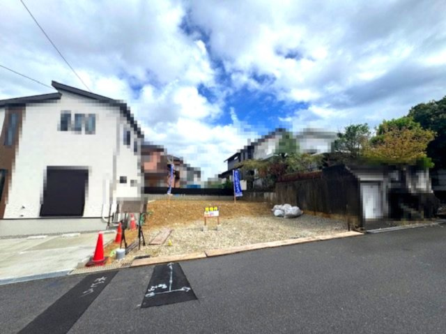 【外観】 | ライフフィールド鴨谷台1丁　2号地 | 南海泉北線「光明池」駅まで徒歩12分の閑静な住宅街。整った地形なので並列可能な駐車スペースを作ることも！
