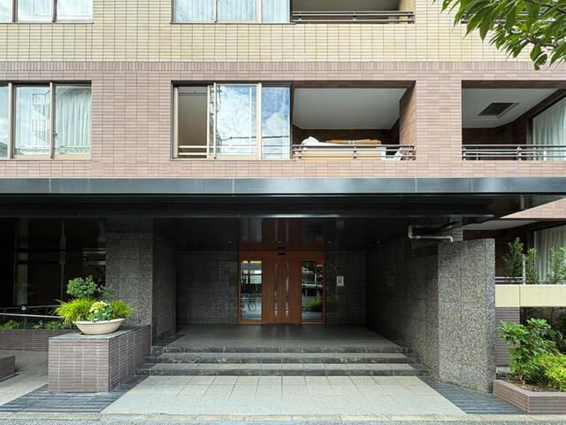 イクスコア桜新町のエントランス