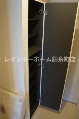 リブリ・グランハイム妙典の玄関
