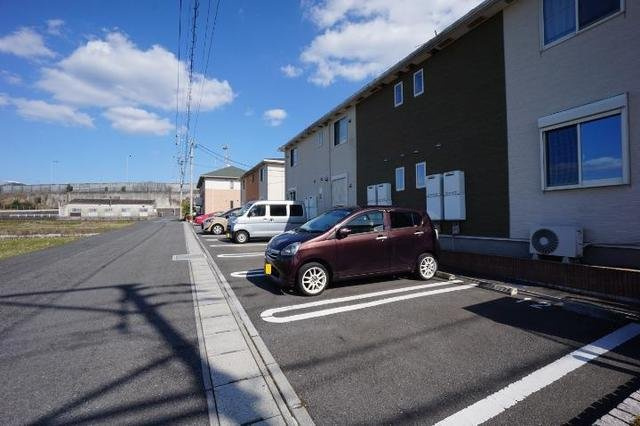 北九州市八幡西区茶屋の原２丁目のアパートの駐車場