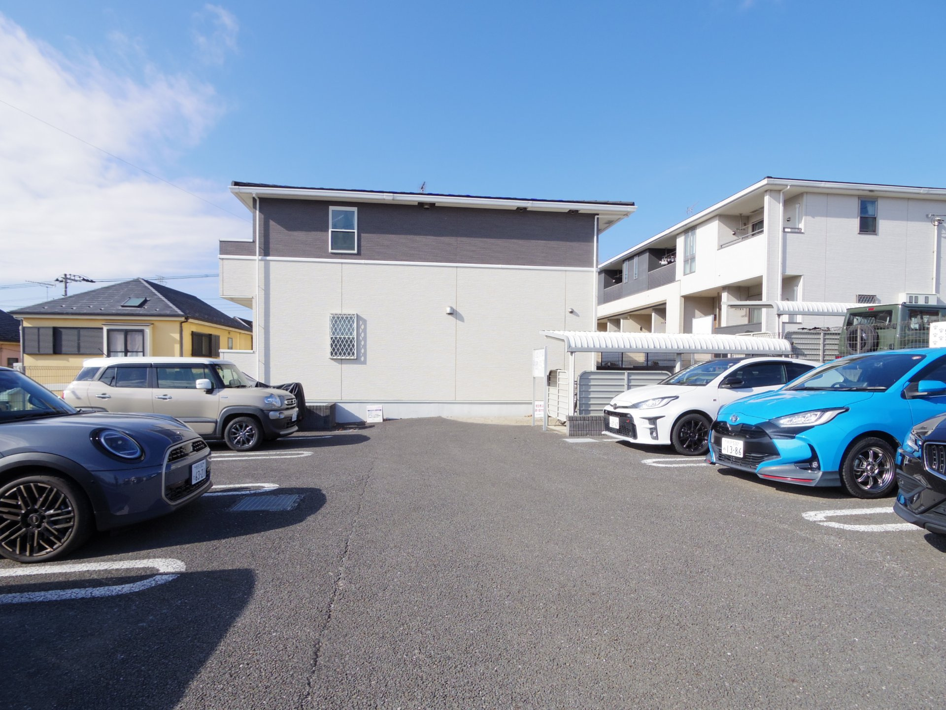 ノワイエの駐車場