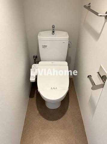 目黒区東山１丁目の賃貸マンションのトイレ|同シリーズの参考写真です。実際の設備・内装は現況を優先とさせていただきます。