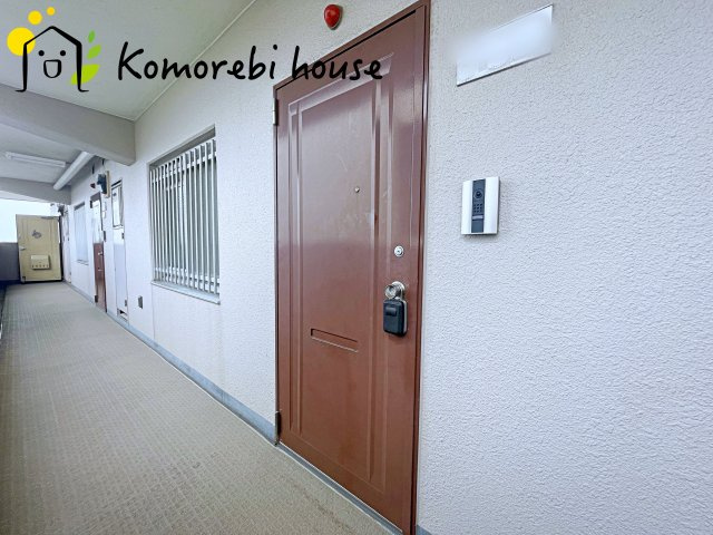 蓮田ビューパレーA棟の玄関|9/3撮影
