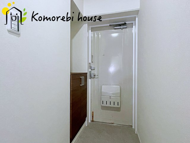 蓮田ビューパレーA棟の玄関|9/3撮影
