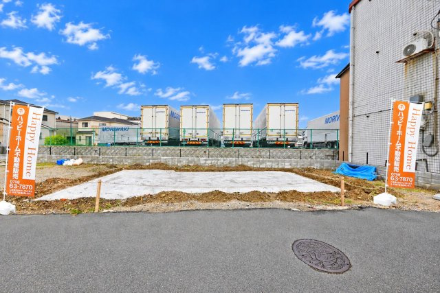 伊丹市北伊丹2丁目新築一戸建て│4LDK+駐車1台可の外観|現地外観正面写真です。 現在更地ですので、建築前の土地の様子を確認していただくことができます。