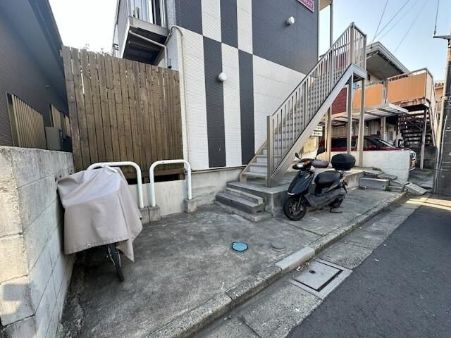 コスモヒルズのエントランス
