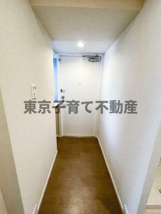 ミリアレジデンス上野松が谷の玄関