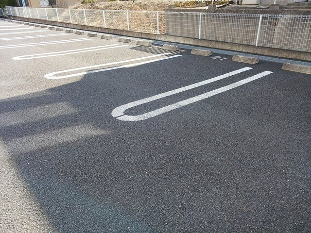 パストラル大月　Ｂの駐車場|駐車場完備です