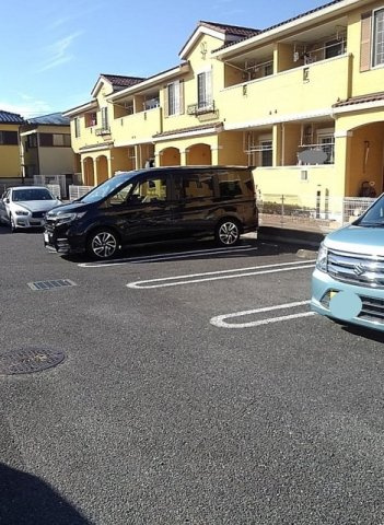 【駐車場】 | シャルロッテ | 駐車場です