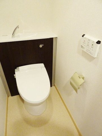 【トイレ】 | ベルプレーヌ | 清潔感のあるトイレです
