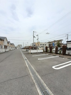 【駐車場】 | ロータス・高田Ａ | 駐車スペースもあります