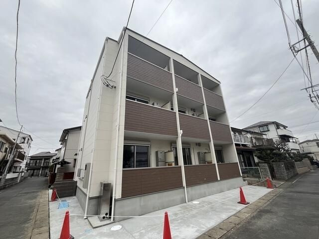 ジーメゾン草加瀬崎の外観