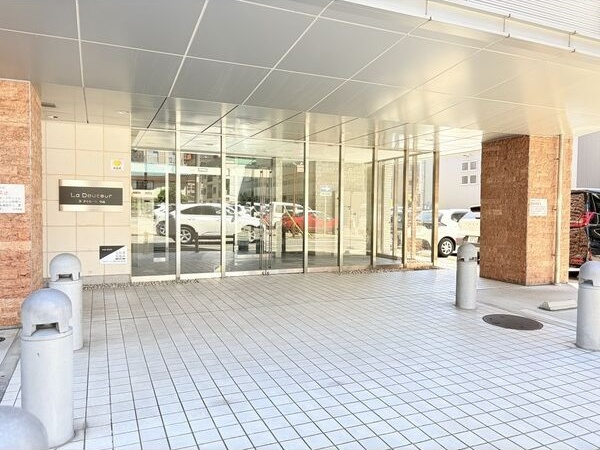 La Douceur今池のエントランス