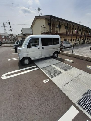 【駐車場】 | ビートルハウス野田山Ⅱ | 駐車場があります