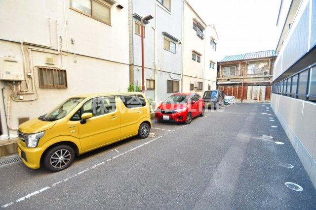フェリシタシオン・Kの駐車場