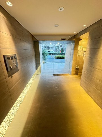 クレイシア品川戸越銀座のエントランス