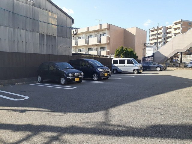 【駐車場】 | ベストハウス金の隈 | カースペースがあります