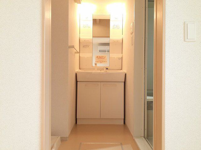 【洗面所】 | ベストハウス金の隈 | コンパクトで使いやすい洗面所