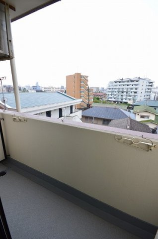 【バルコニー】 | アウローラマンション | 落ち着いた時間を過ごせるバルコニーです