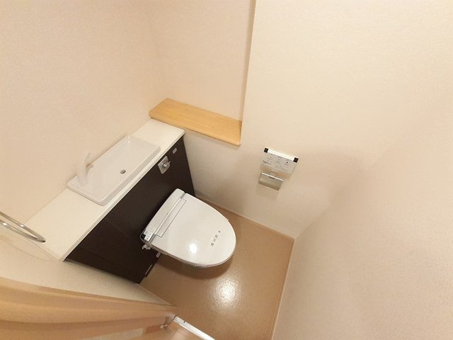 【トイレ】 | プレステージ空港東 | 清潔感のあるトイレです