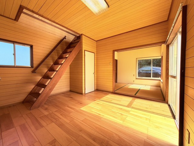 鉾田市梶山の中古一戸建の居間・リビング