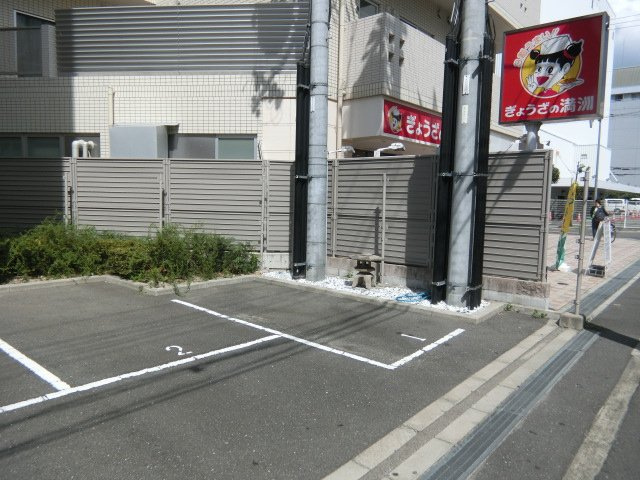 ソラージュ茨木の駐車場