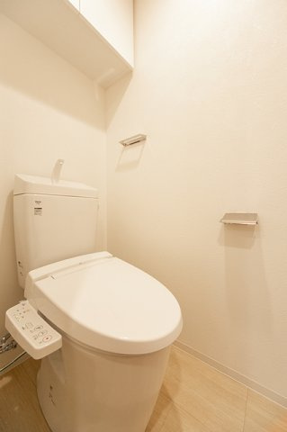 【トイレ】 | ウィステリア　エス　上野 | 落ち着いた色調のトイレです